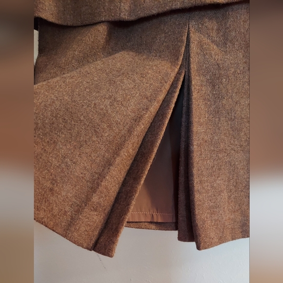 Fully lined Classic Suit by Plum Tree - Picture 4 of 4